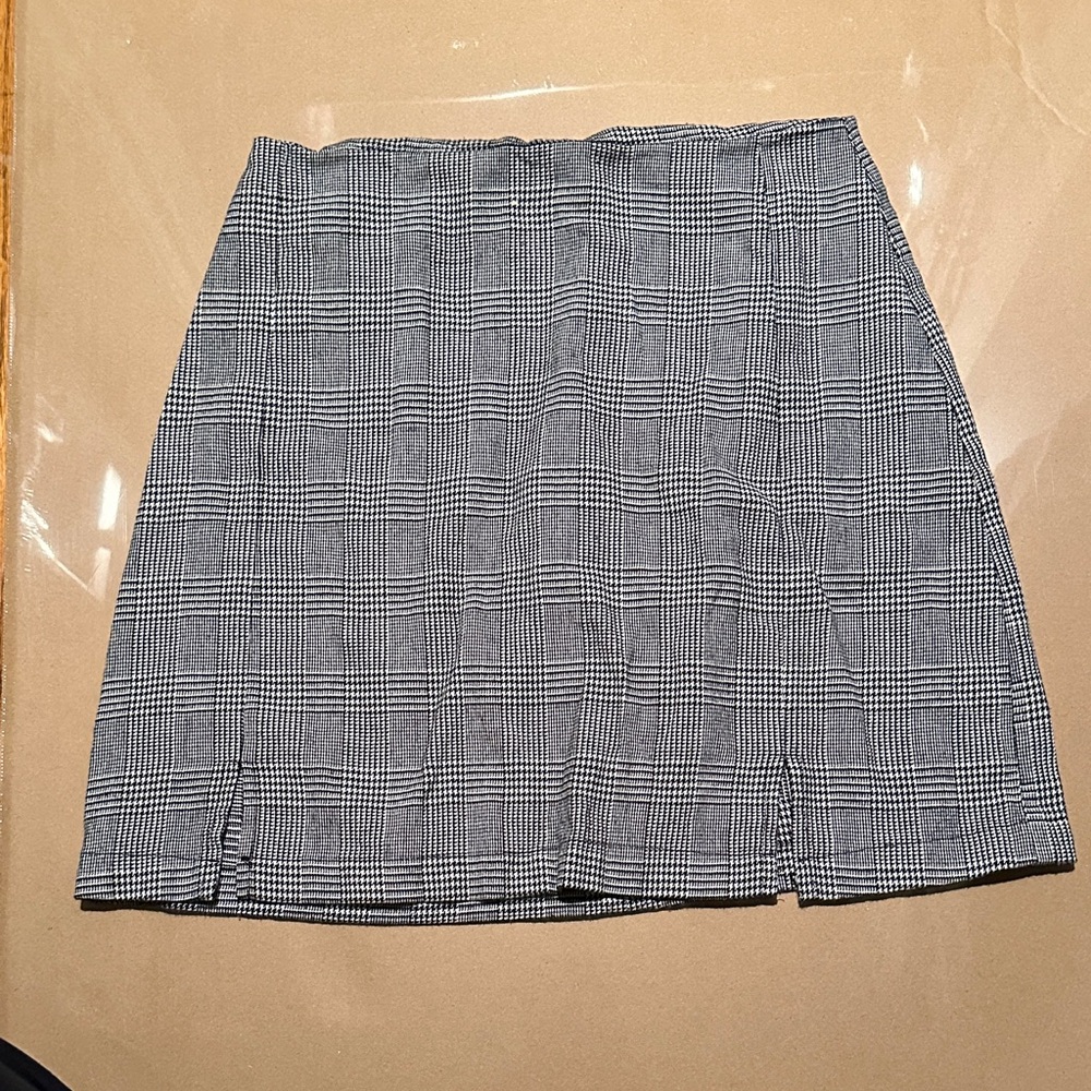 Brandy Melville Black and White Plaid Pencil Skirt